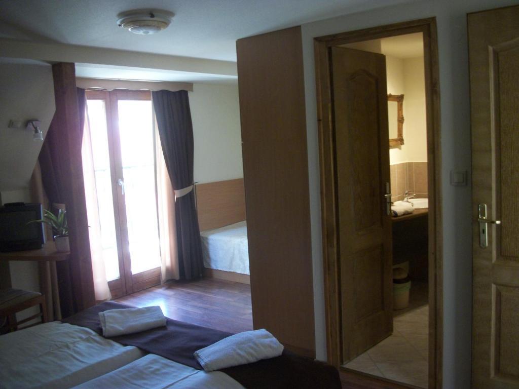 Hotel Viktoria Balatonalmádi Cameră foto